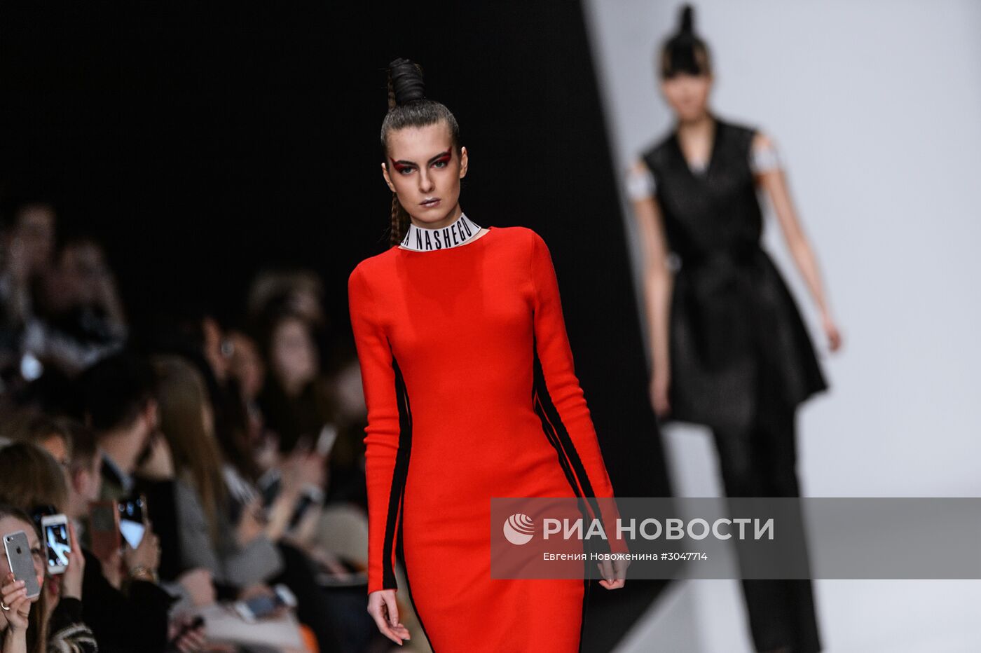 Неделя моды Mercedes-Benz Fashion Week Russia. Сезон Осень-Зима 2017-2018. День первый