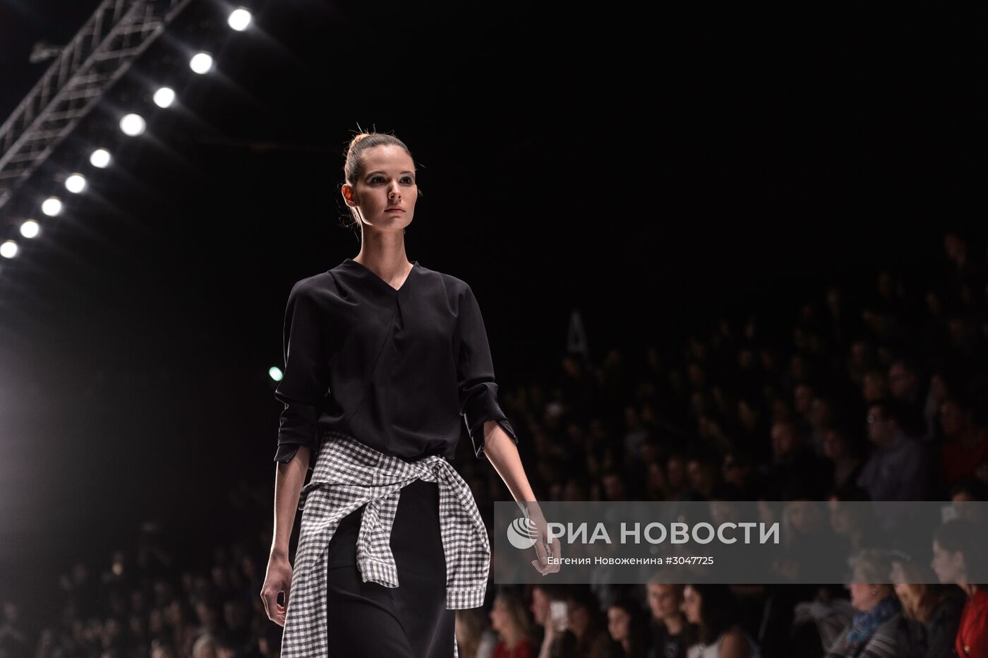 Неделя моды Mercedes-Benz Fashion Week Russia. Сезон Осень-Зима 2017-2018. День первый