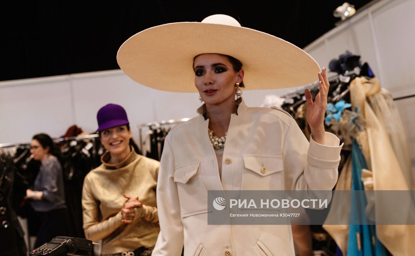 Неделя моды Mercedes-Benz Fashion Week Russia. Сезон Осень-Зима 2017-2018. День первый