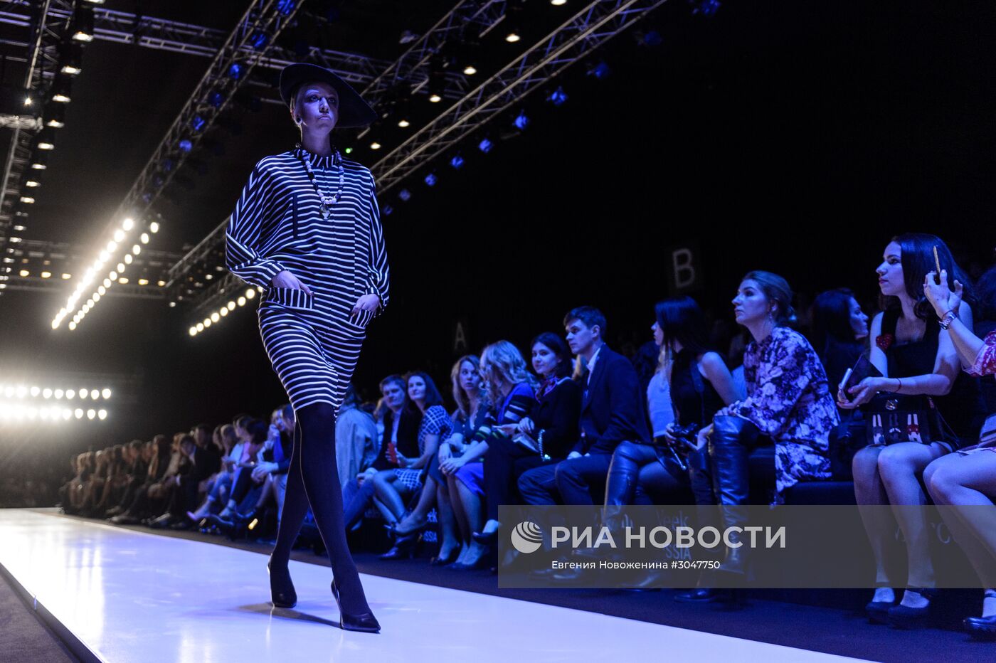 Неделя моды Mercedes-Benz Fashion Week Russia. Сезон Осень-Зима 2017-2018. День первый