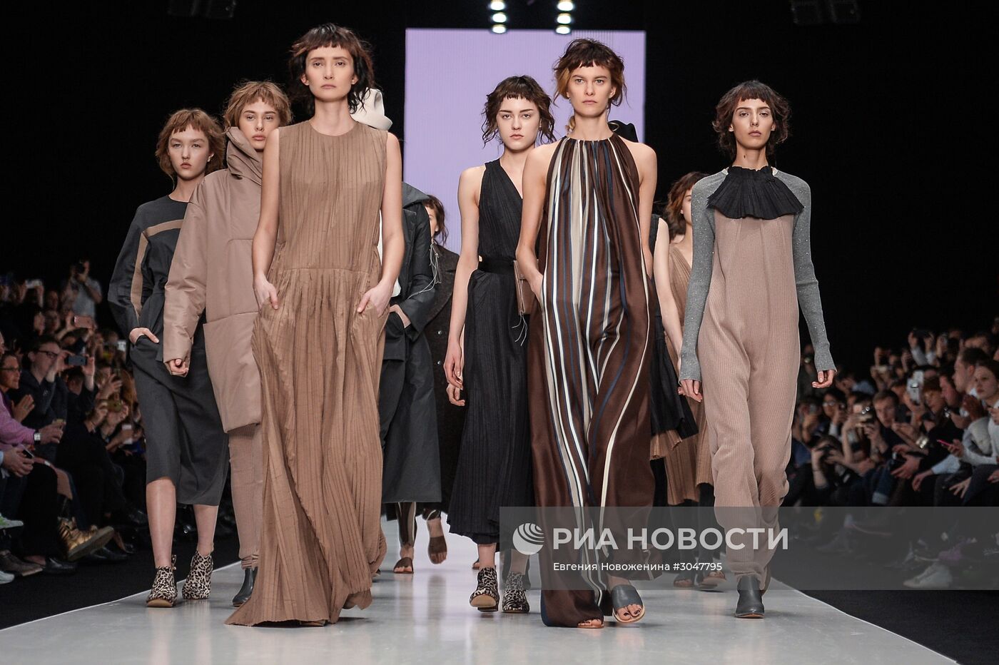 Неделя моды Mercedes-Benz Fashion Week Russia. Сезон Осень-Зима 2017-2018. День первый