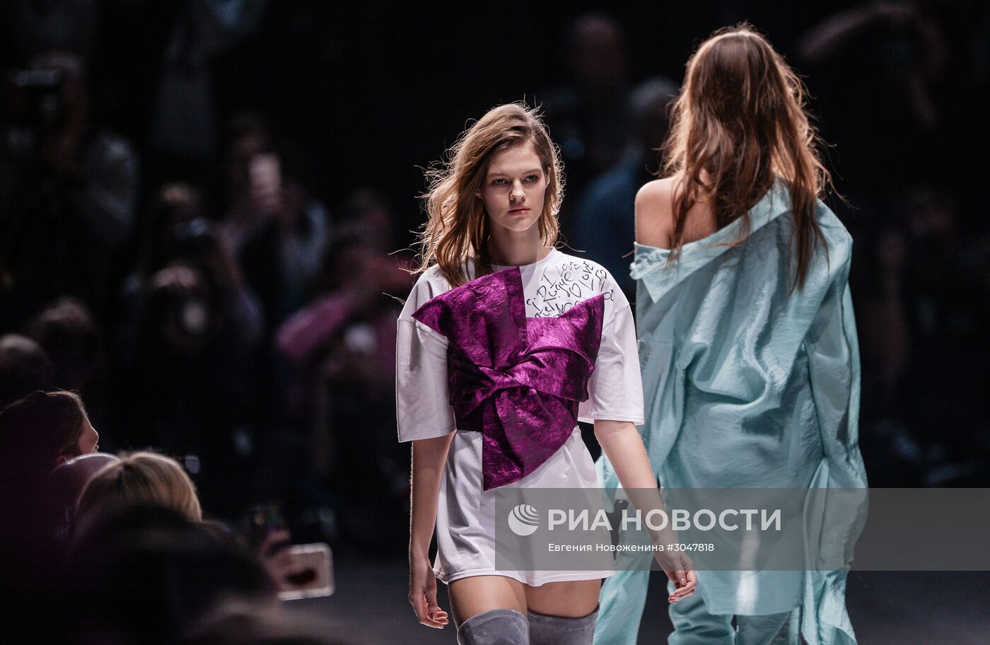 Неделя моды Mercedes-Benz Fashion Week Russia. Сезон Осень-Зима 2017-2018. День первый