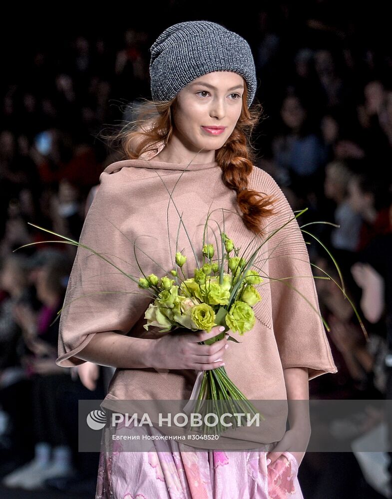 Mercedes-Benz Fashion Week Russia. Сезон Осень-Зима 2017-2018. День второй