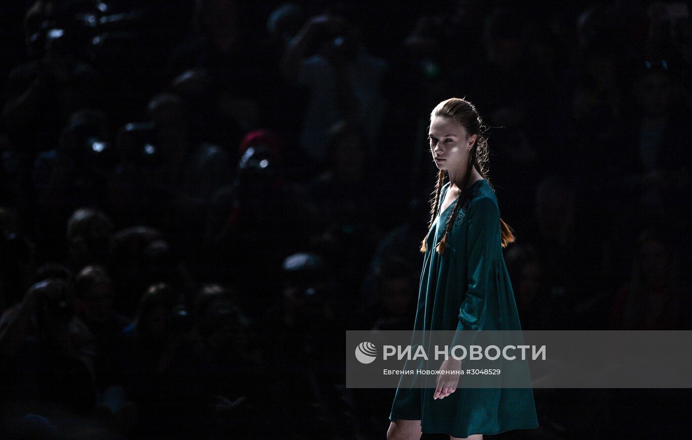 Mercedes-Benz Fashion Week Russia. Сезон Осень-Зима 2017-2018. День второй