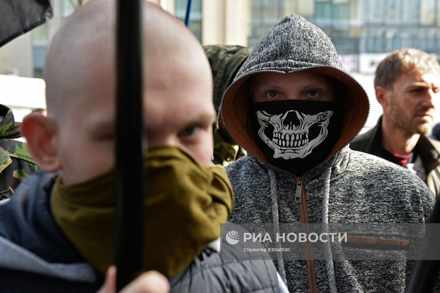 Акция радикалов у офиса дочернего предприятия Сбербанка России в Киеве