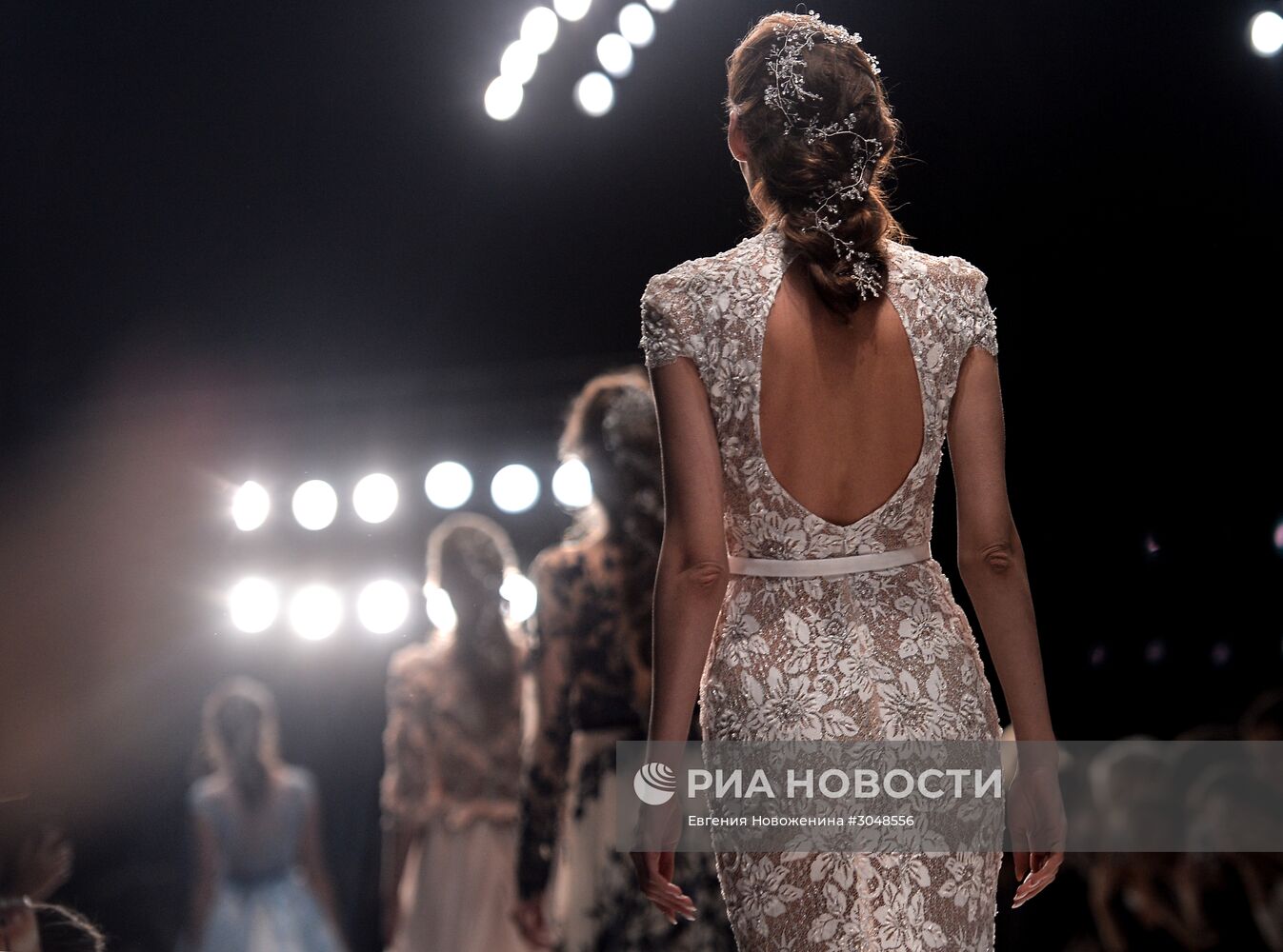 Mercedes-Benz Fashion Week Russia. Сезон Осень-Зима 2017-2018. День второй