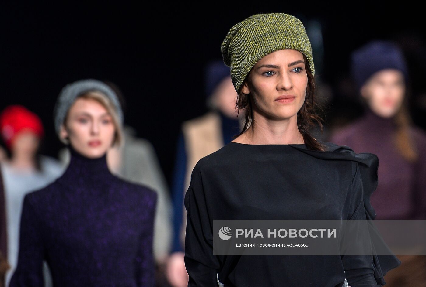 Mercedes-Benz Fashion Week Russia. Сезон Осень-Зима 2017-2018. День второй