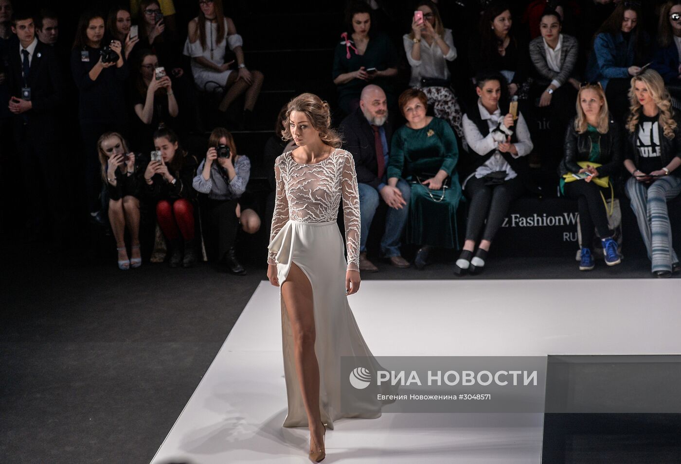 Mercedes-Benz Fashion Week Russia. Сезон Осень-Зима 2017-2018. День второй
