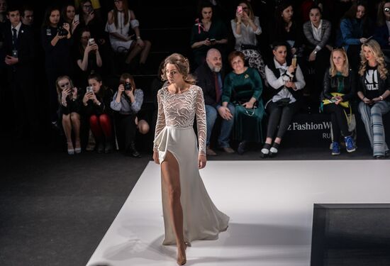 Mercedes-Benz Fashion Week Russia. Сезон Осень-Зима 2017-2018. День второй