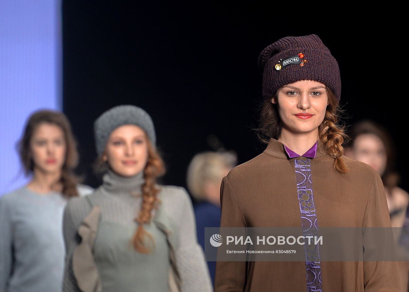 Mercedes-Benz Fashion Week Russia. Сезон Осень-Зима 2017-2018. День второй