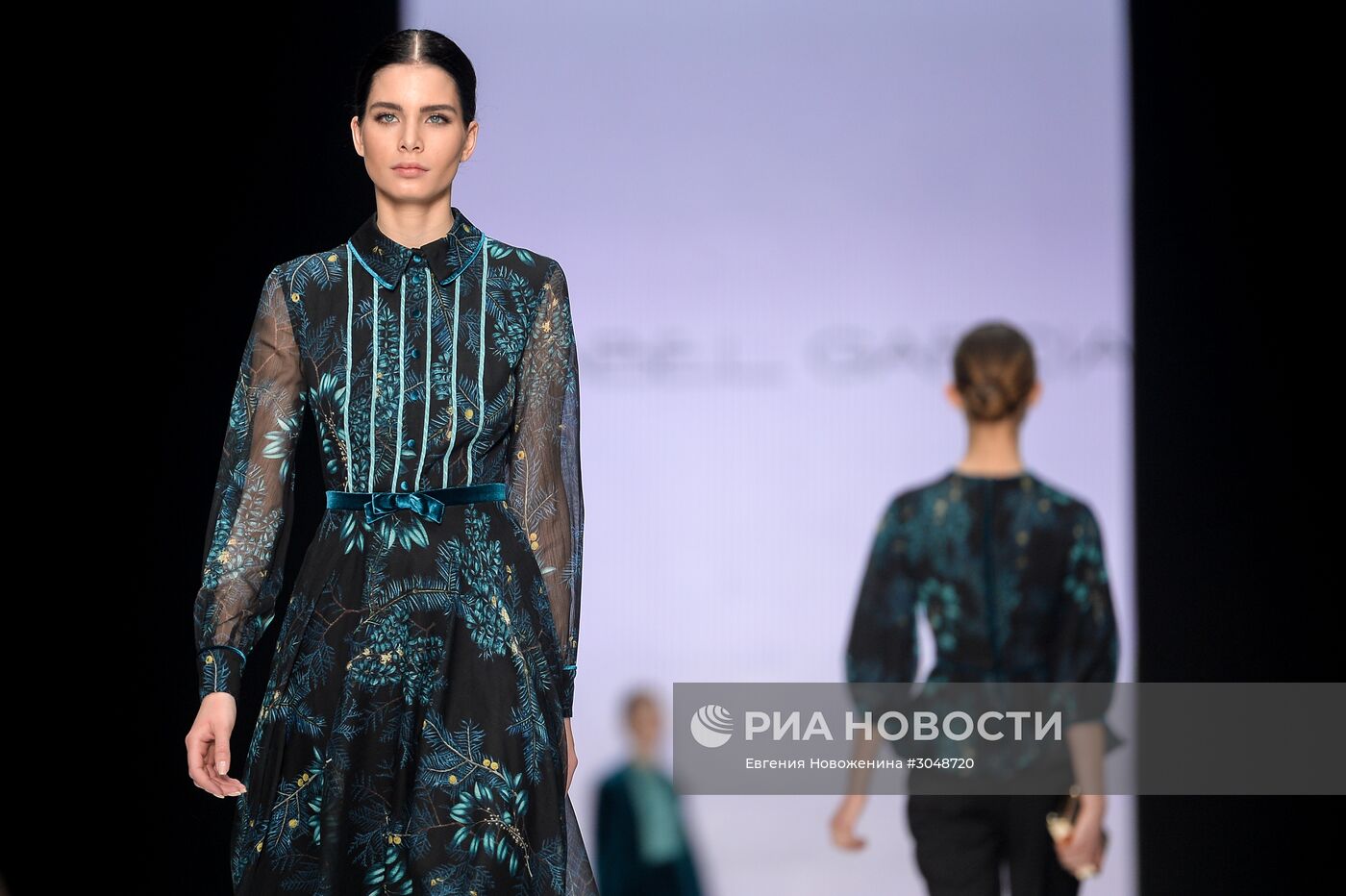 Mercedes-Benz Fashion Week Russia. Сезон Осень-Зима 2017-2018. День второй