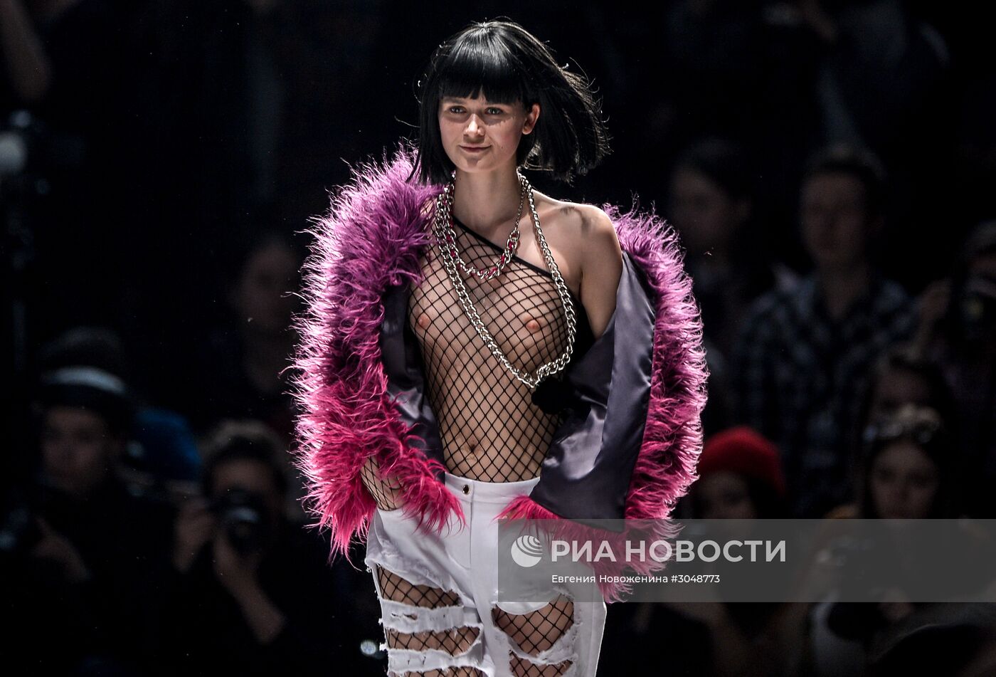 Mercedes-Benz Fashion Week Russia. Сезон Осень-Зима 2017-2018. День второй