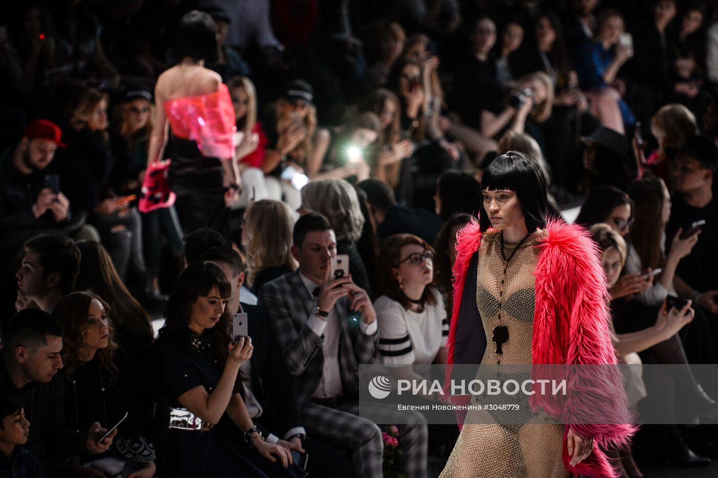 Mercedes-Benz Fashion Week Russia. Сезон Осень-Зима 2017-2018. День второй