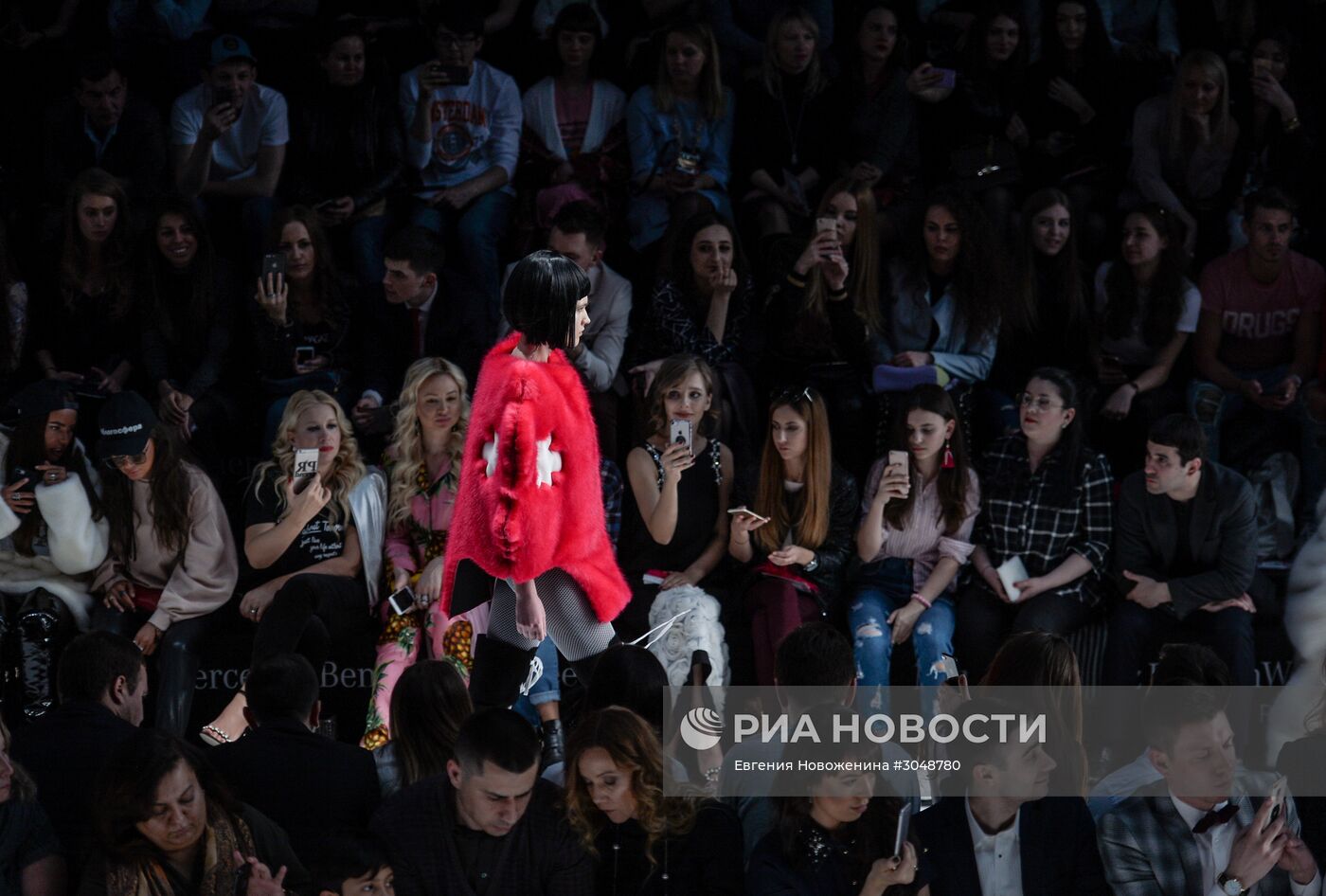 Mercedes-Benz Fashion Week Russia. Сезон Осень-Зима 2017-2018. День второй
