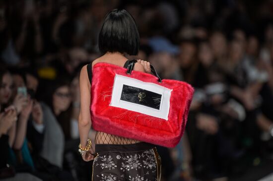 Mercedes-Benz Fashion Week Russia. Сезон Осень-Зима 2017-2018. День второй