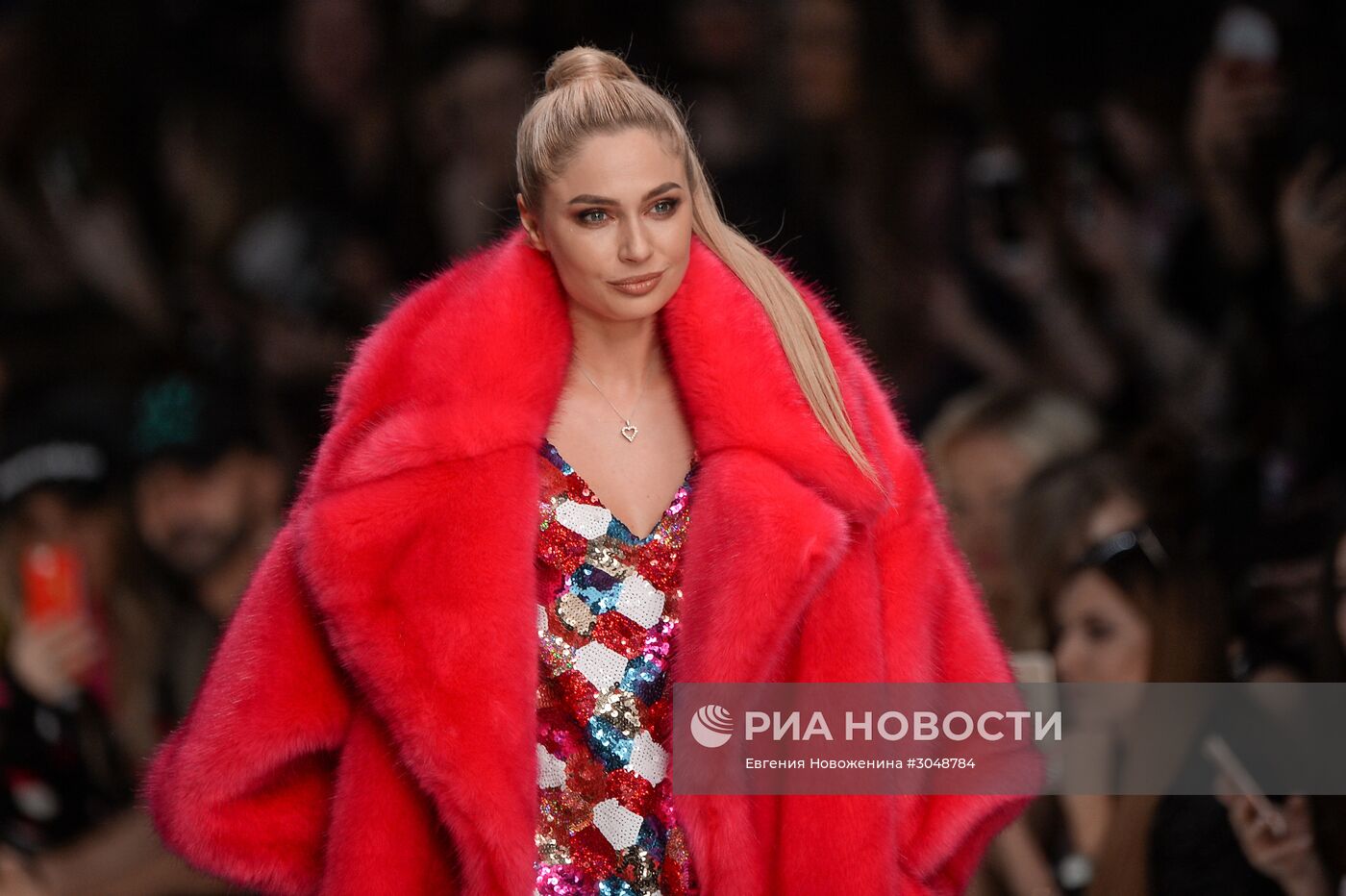 Mercedes-Benz Fashion Week Russia. Сезон Осень-Зима 2017-2018. День второй