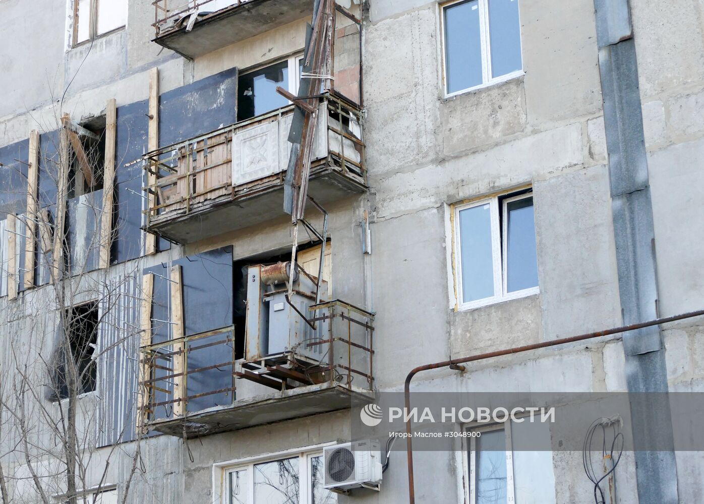 Последствия обстрелов населенных пунктов в Донецкой области