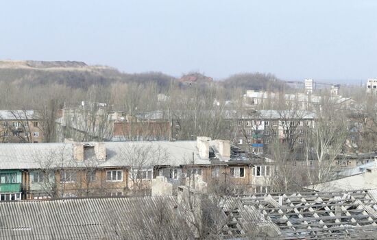 Последствия обстрелов населенных пунктов в Донецкой области