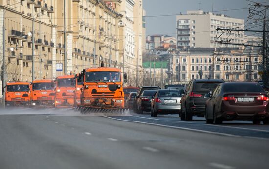 Весенняя уборка Москвы