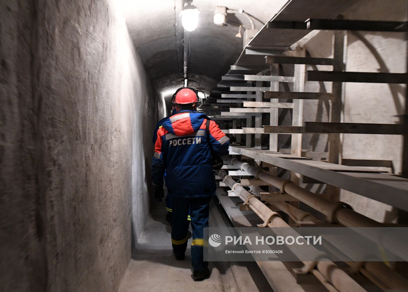 Работа энергетиков в подземных сооружениях Москвы