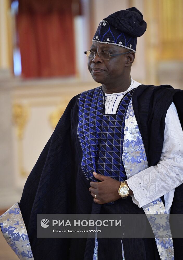 Президент РФ В. Путин принял верительные грамоты у 18 послов иностранных государств