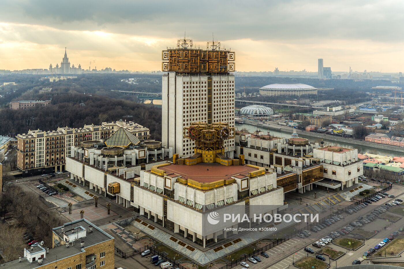 Здание президиума Российской Академии наук в Москве