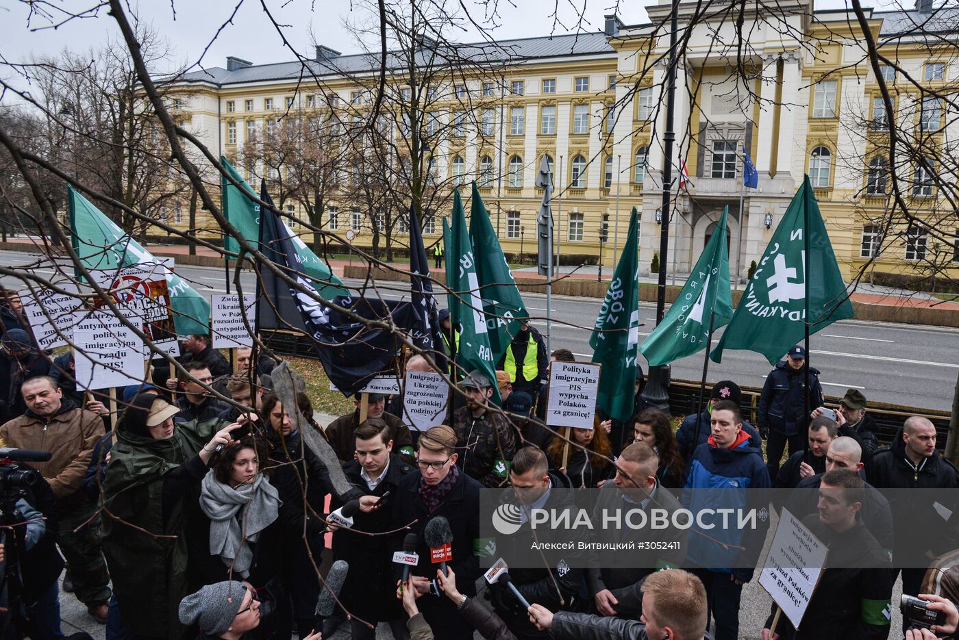 Митинг в Варшаве против возросшего числа украинских мигрантов