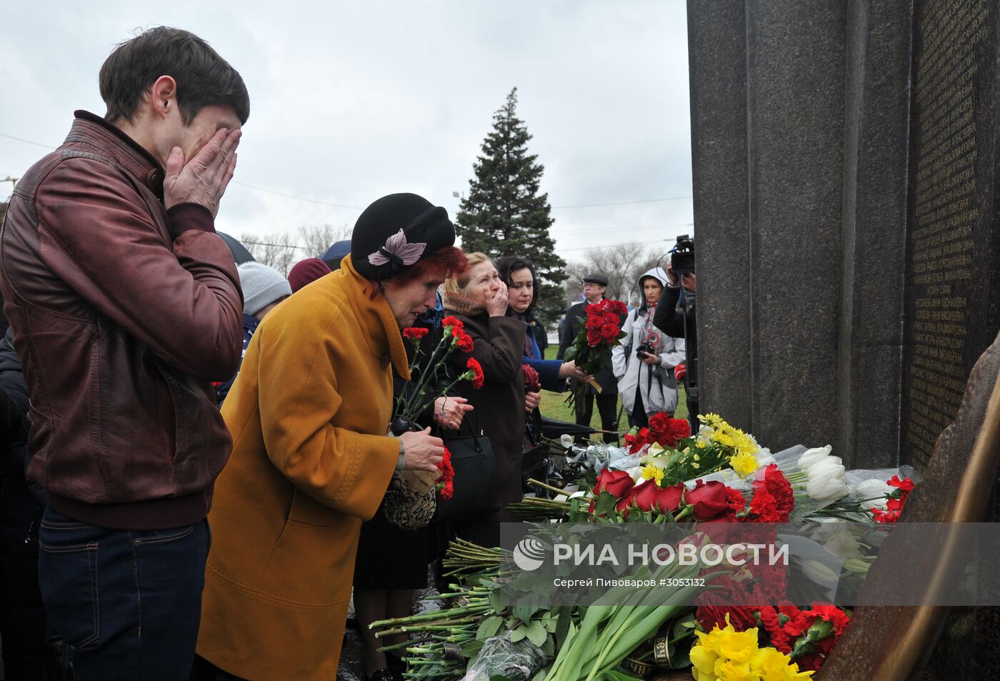 Открытие памятника жертвам авиакатастрофы самолета Boeing 737