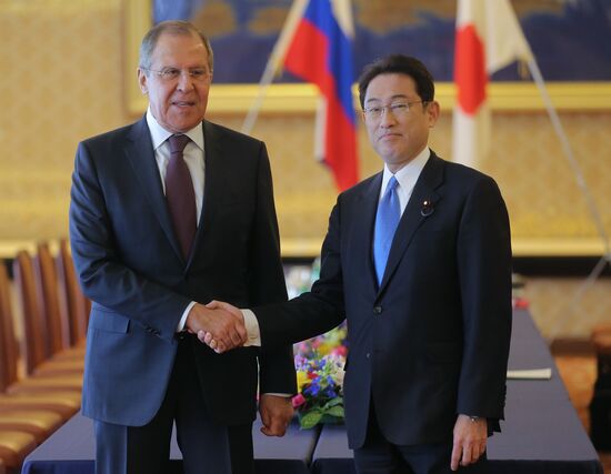 Визит главы МИД РФ С. Лаврова и министра обороны РФ С. Шойгу в Японию