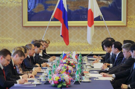 Визит главы МИД РФ С. Лаврова и министра обороны РФ С. Шойгу в Японию