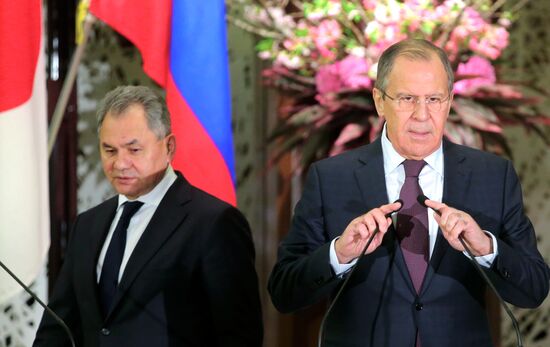 Визит главы МИД РФ С. Лаврова и министра обороны РФ С. Шойгу в Японию