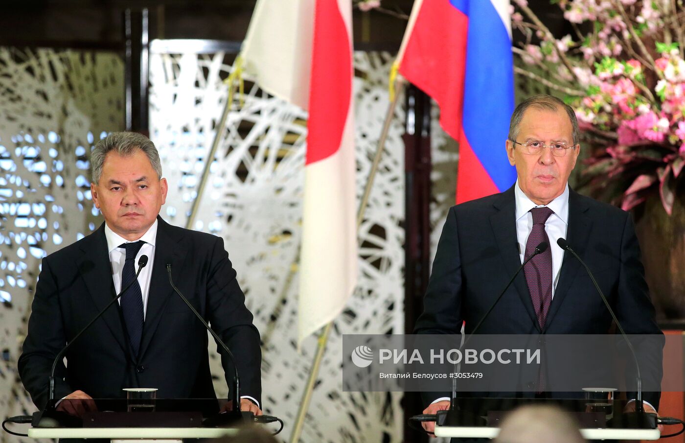 Визит главы МИД РФ С. Лаврова и министра обороны РФ С. Шойгу в Японию