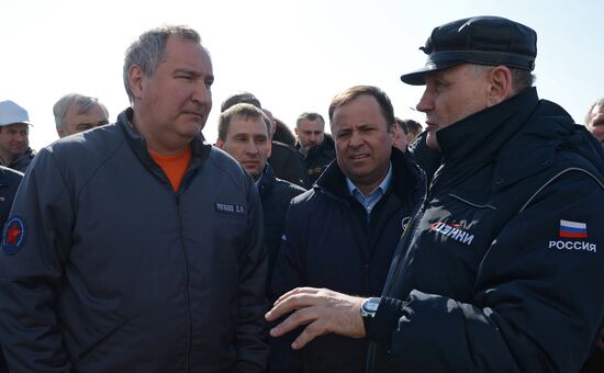 Рабочая поездка вице-премьера РФ Д. Рогозина на космодром Восточный