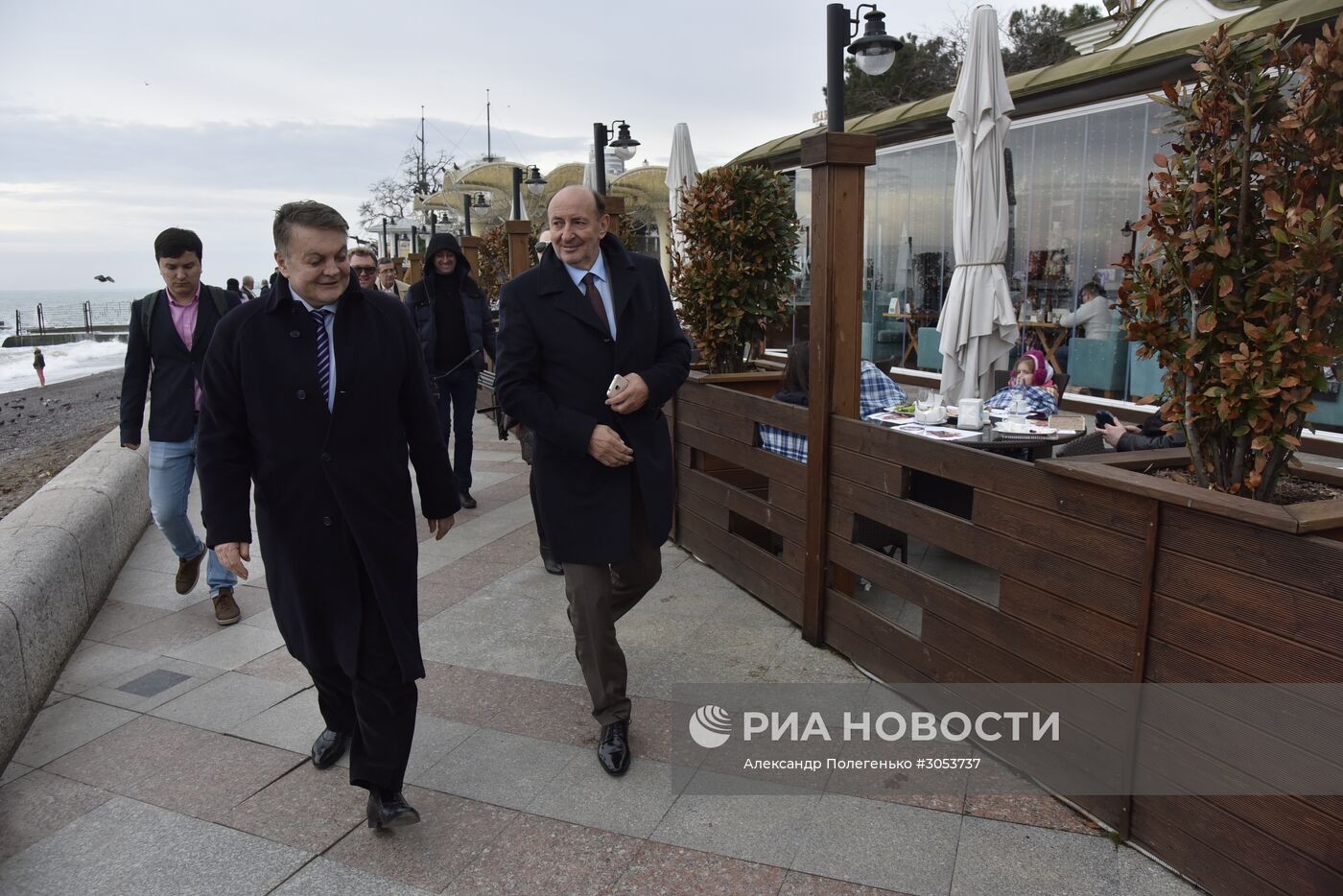 Делегация европейских и украинских политиков прибыла в Крым