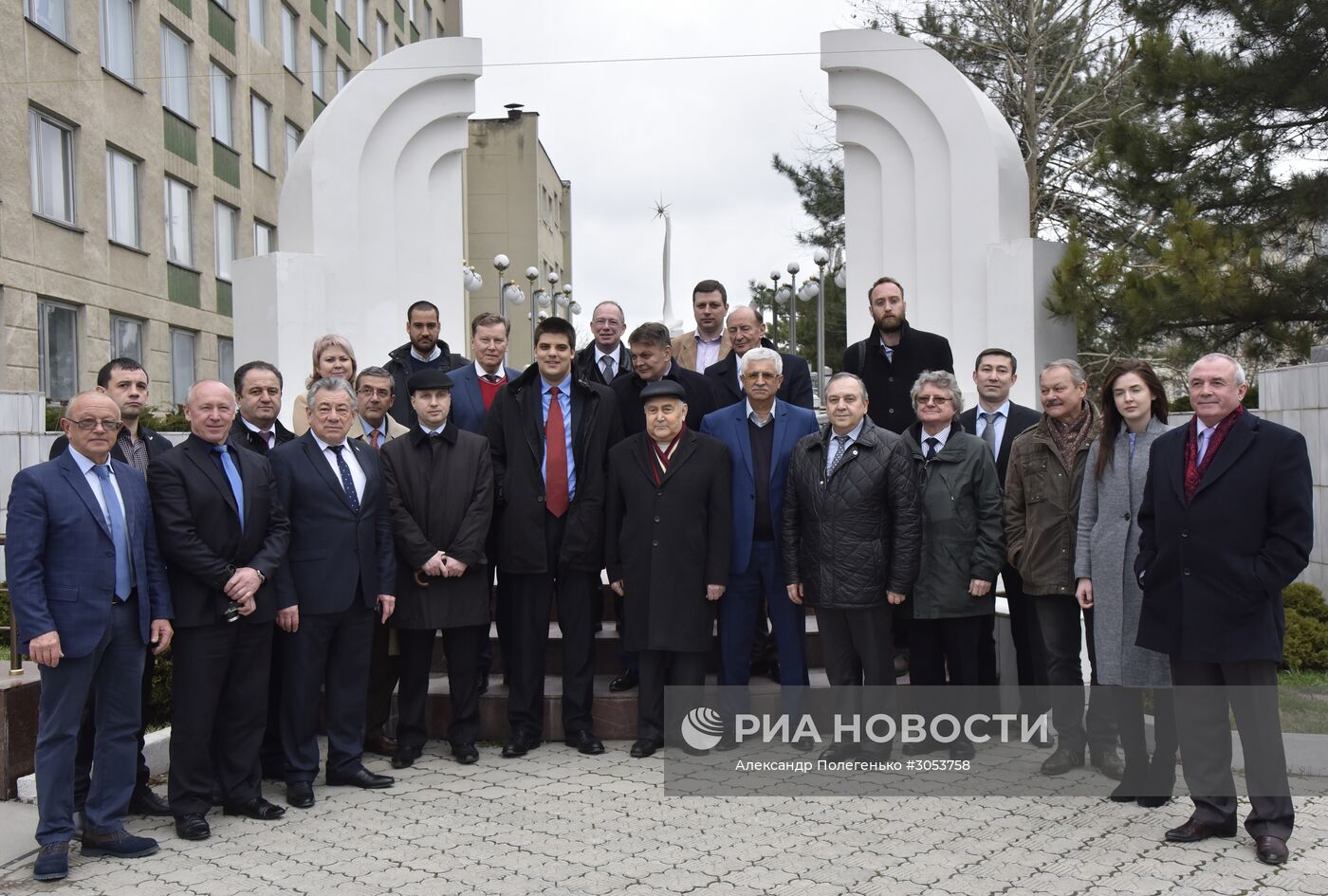Делегация европейских и украинских политиков прибыла в Крым