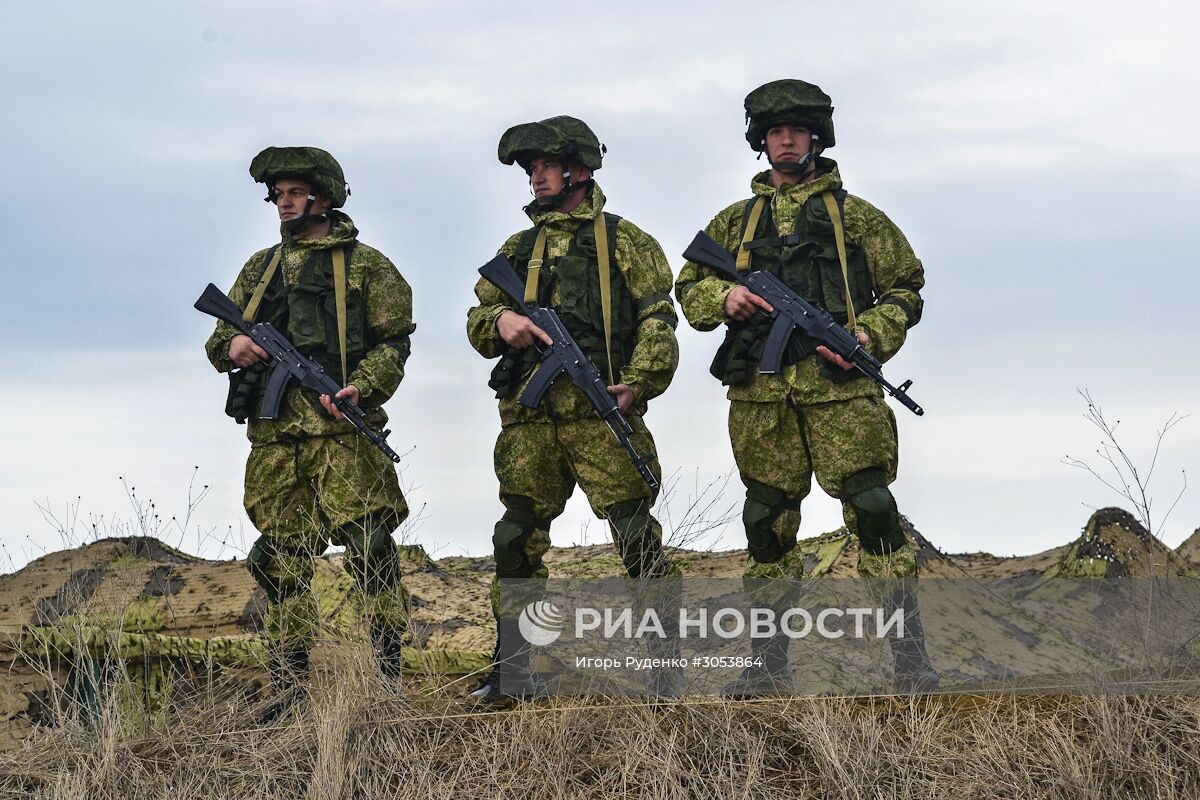 Учения ВДВ, ВКС и Черноморского флота начались в Крыму