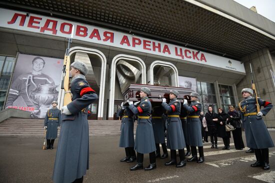 Церемония прощания с хоккеистом Сергеем Гимаевым