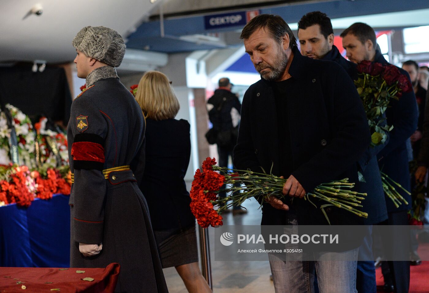 Церемония прощания с хоккеистом Сергеем Гимаевым