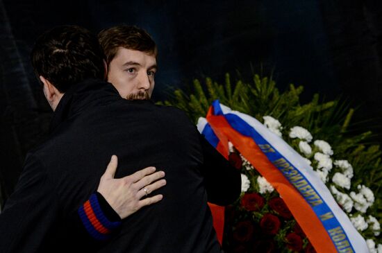 Церемония прощания с хоккеистом Сергеем Гимаевым
