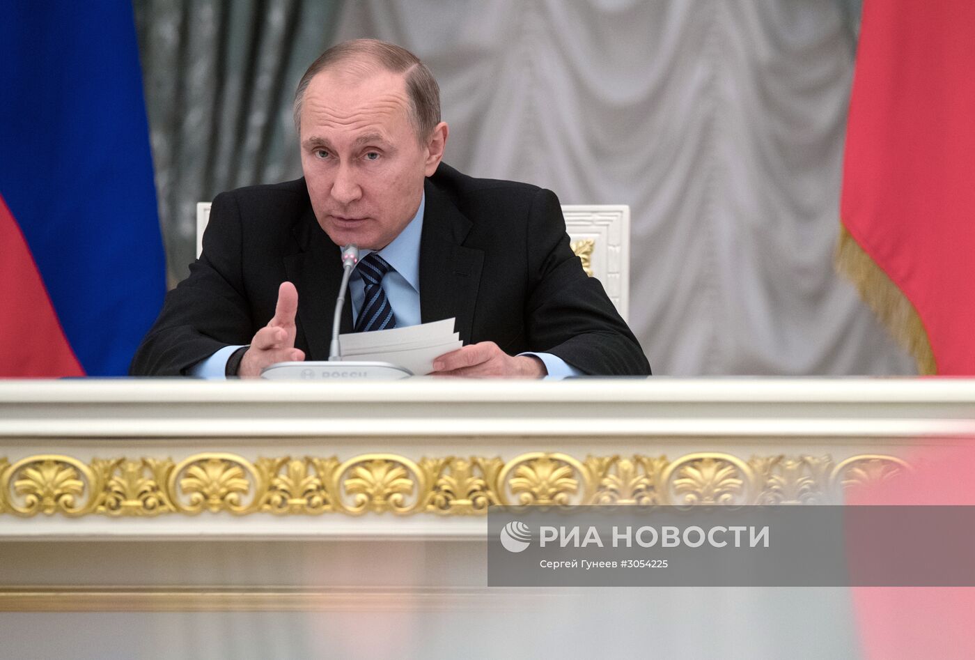 Президент РФ В. Путин провел заседание Совета по стратегическому развитию и приоритетным проектам