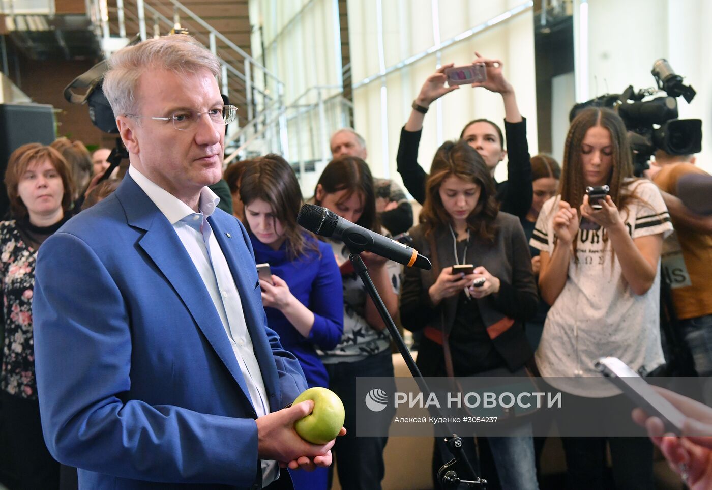 Пресс-конференция Г. Грефа по итогам заседания наблюдательного совета