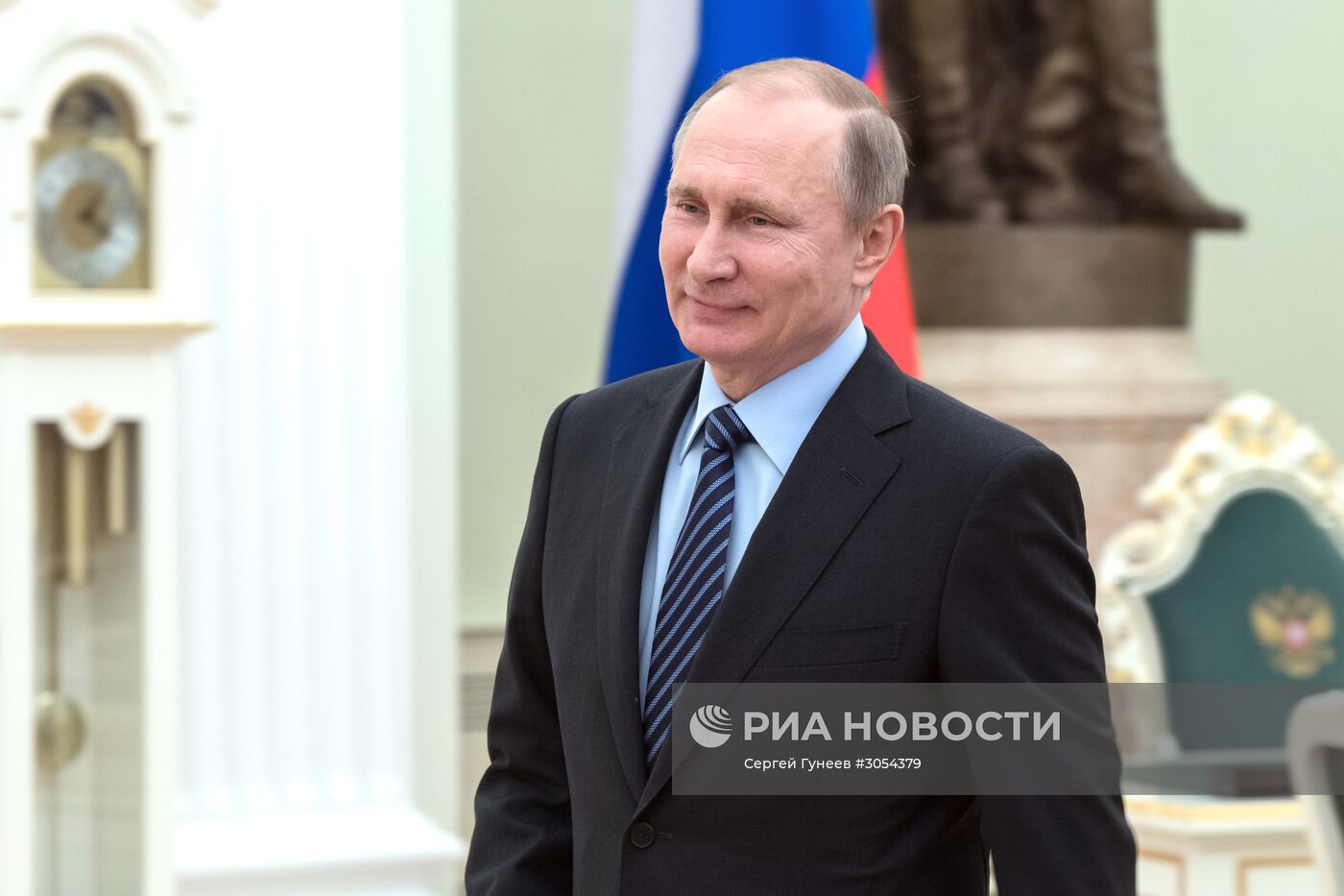 Президент РФ В. Путин встретился с президентом Южной Осетии Л. Тибиловым
