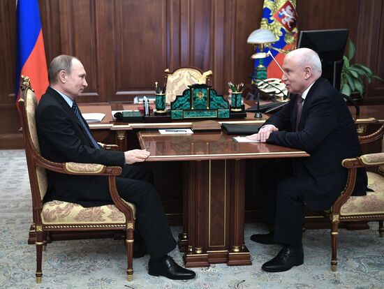 Президент РФ В. Путин встретился с исполнительным секретарем СНГ С. Лебедевым