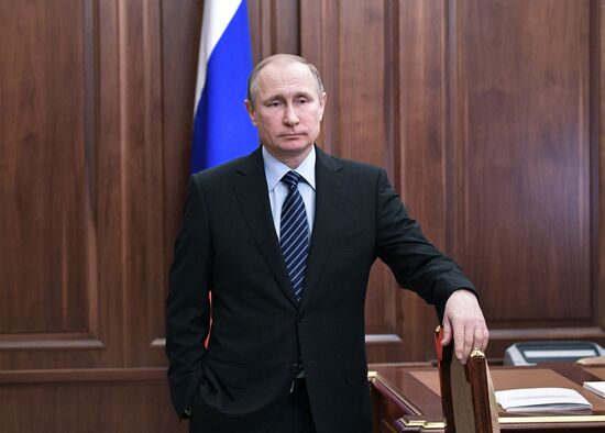 Президент РФ В. Путин встретился с исполнительным секретарем СНГ С. Лебедевым