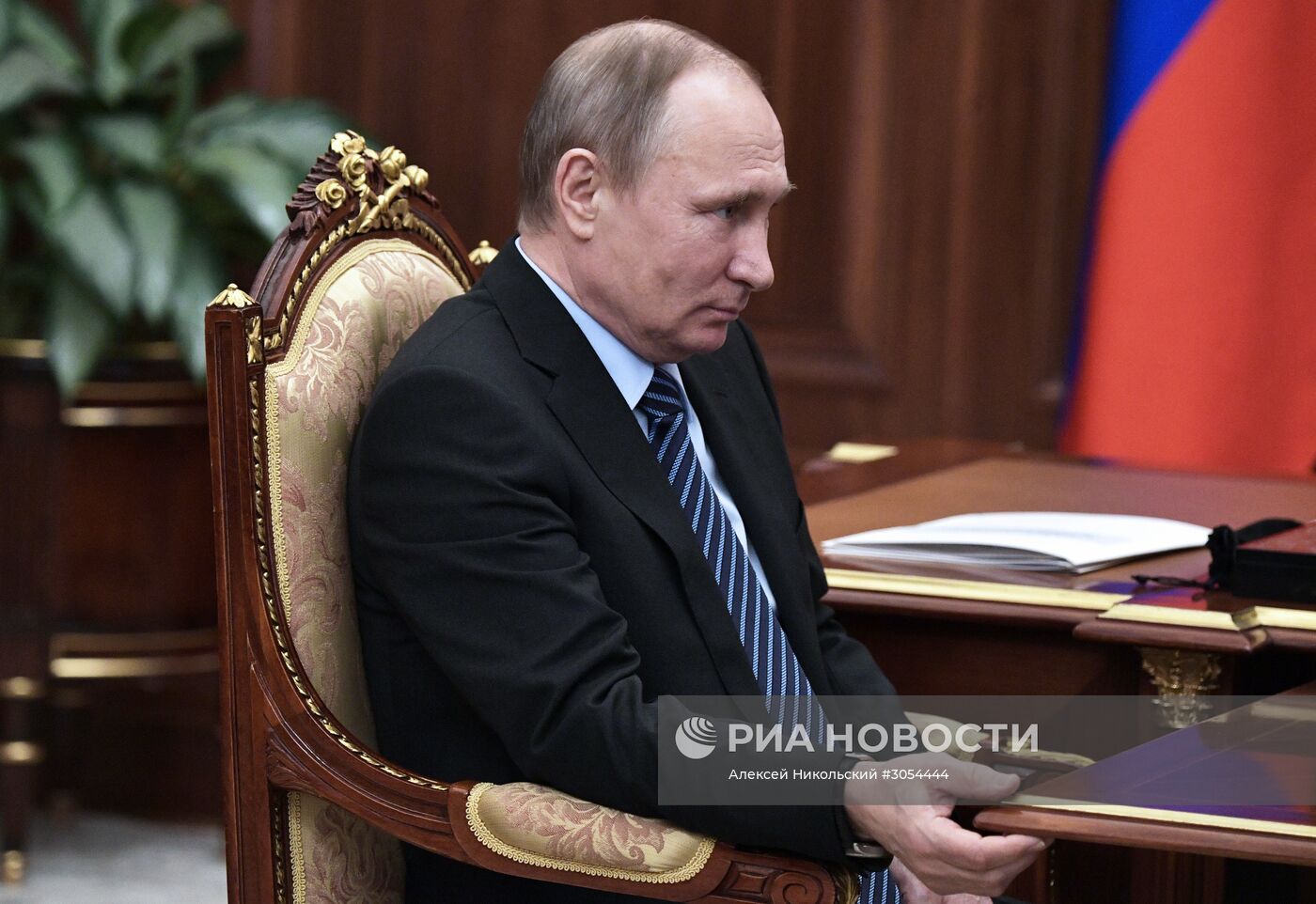 Президент РФ В. Путин встретился с исполнительным секретарем СНГ С. Лебедевым