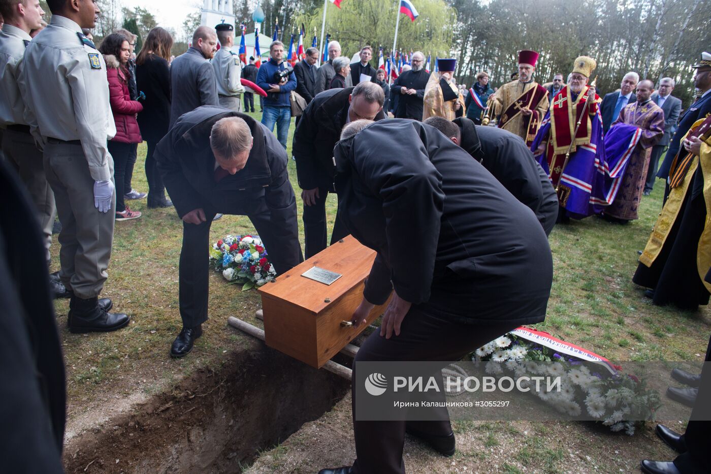 Во Франции прошла церемония перезахоронения останков русского неизвестного солдата