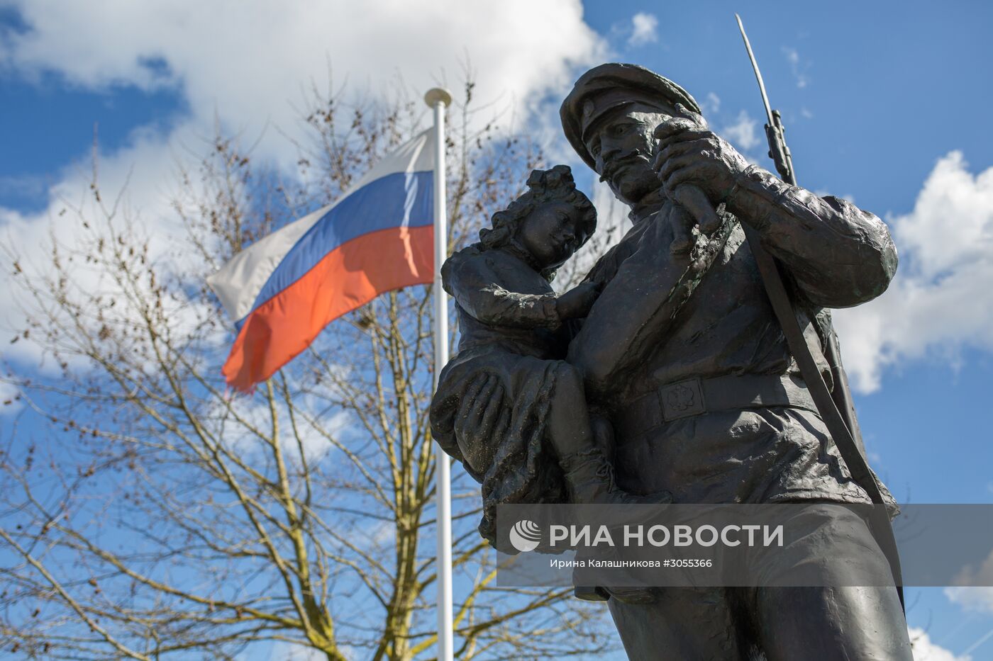 Во Франции прошла церемония перезахоронения останков русского неизвестного солдата