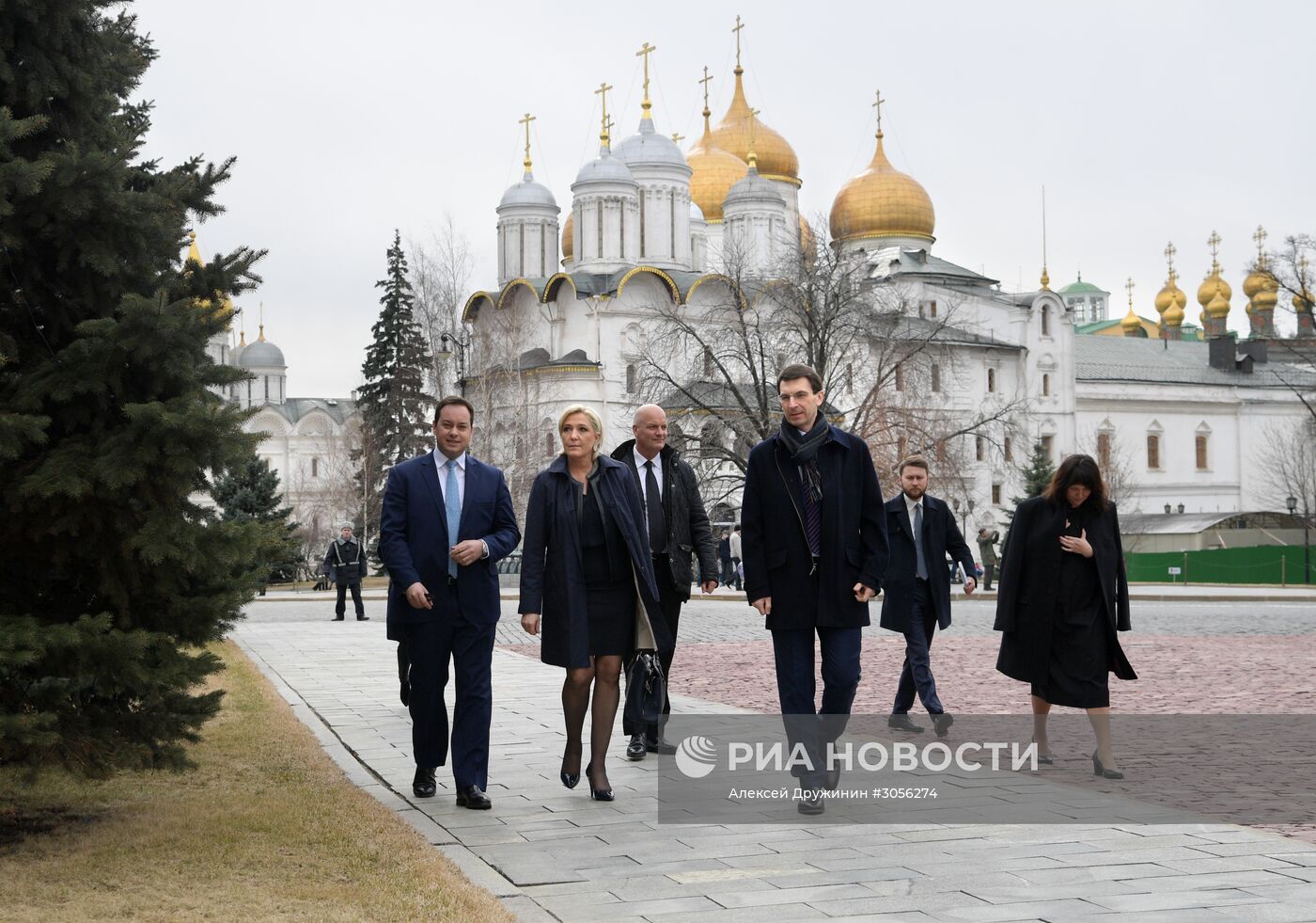 Президент РФ В. Путин встретился с лидером партии Франции "Национальный фронт" М. Ле Пен