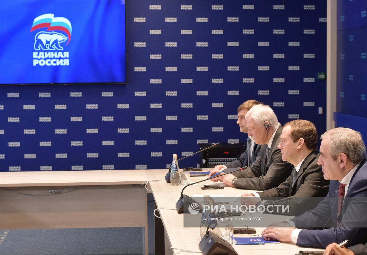 Премьер-министр РФ Д. Медведев встретился с заведующим Международным отделом ЦК КПК Сун Тао