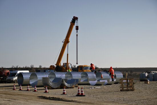 Строительство автомобильного подхода к мосту через Керченский пролив